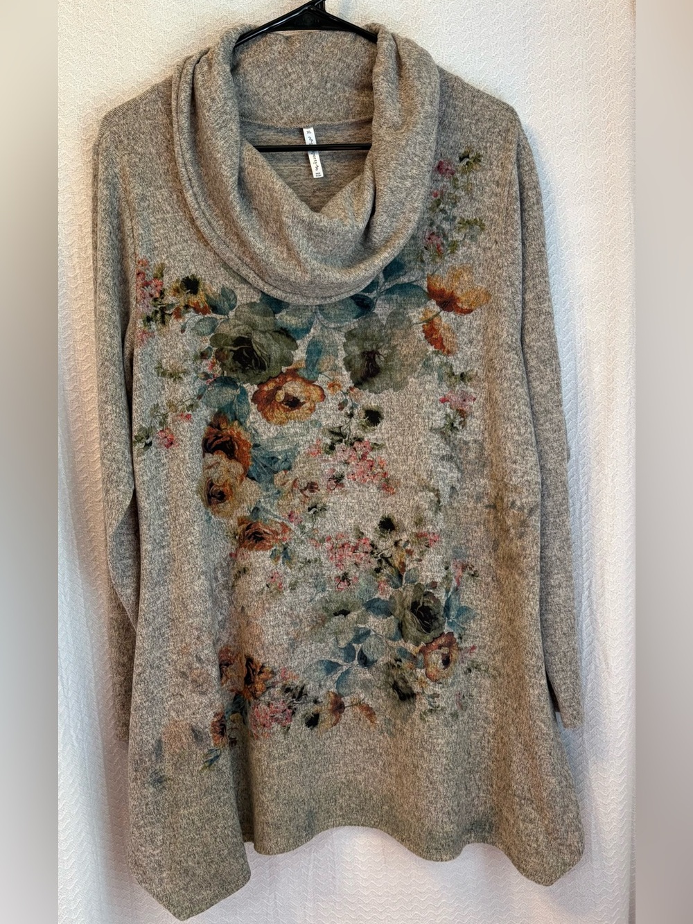Passport Floral Cowl Neck Tunic Gray Sweater 
Women’s Size XL